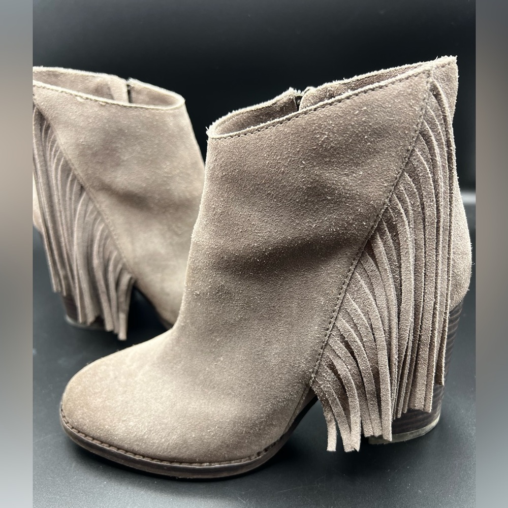 Arturo Chiang Boots Womens 5.5 M Western Ankle Gray Fringe SUEDE Heels good cond